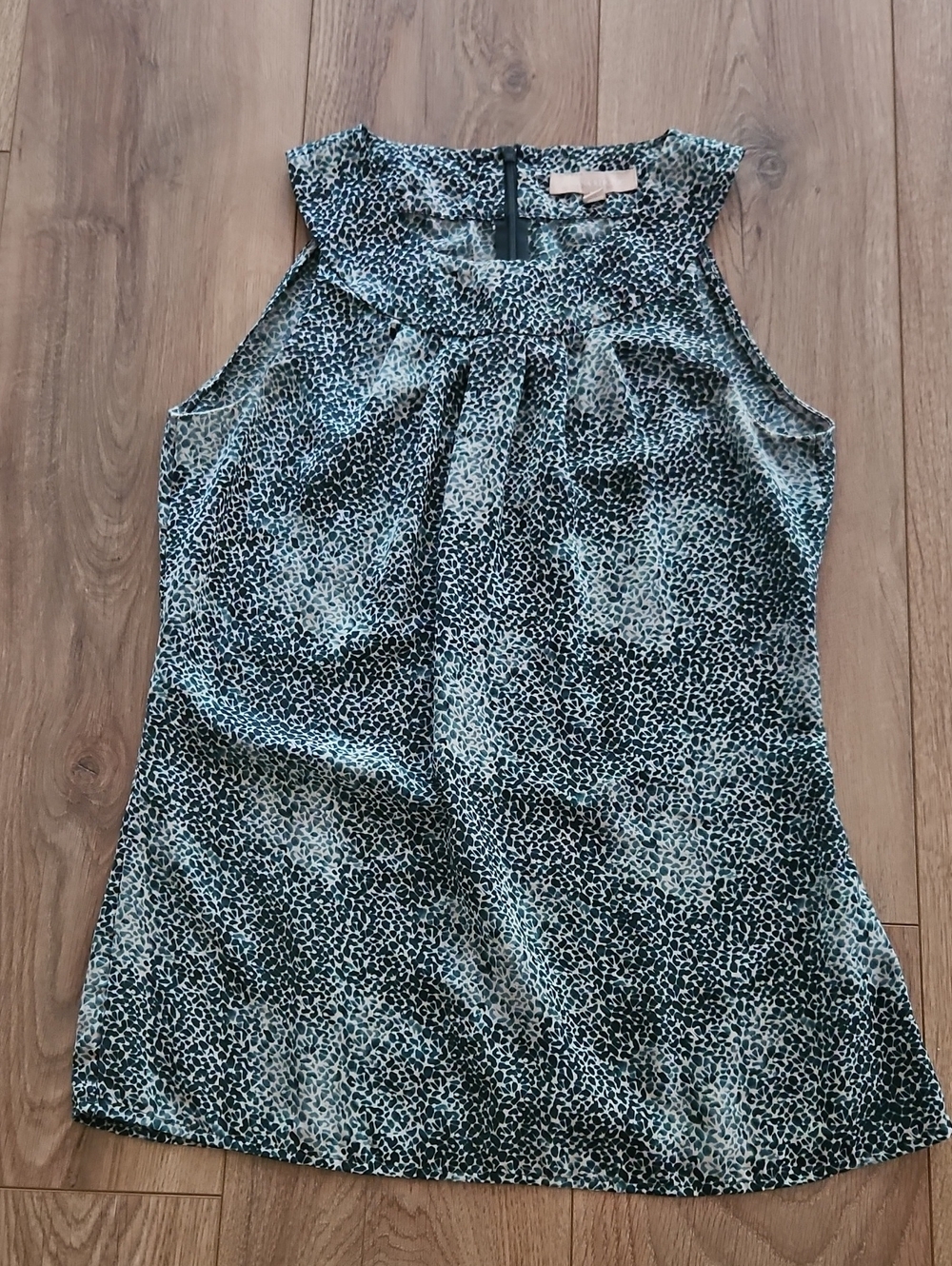 Banana Republic Sleeveless Top